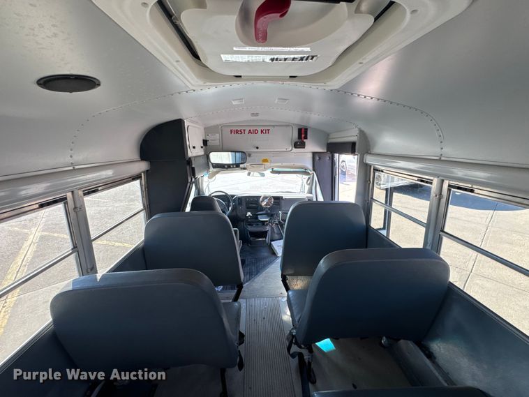 image for item ER2237 2005 Chevrolet Express G3500 school bus