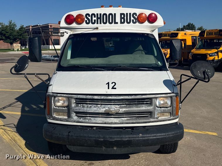 image for item ER2238 2001 Chevrolet Express 3500 school bus