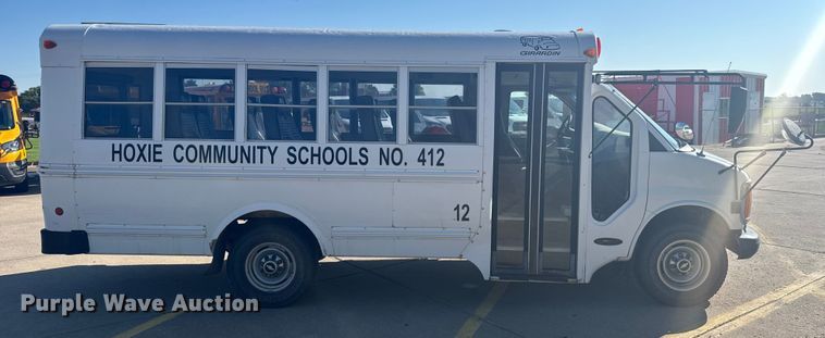 image for item ER2238 2001 Chevrolet Express 3500 school bus