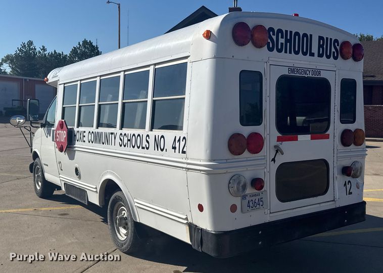 image for item ER2238 2001 Chevrolet Express 3500 school bus