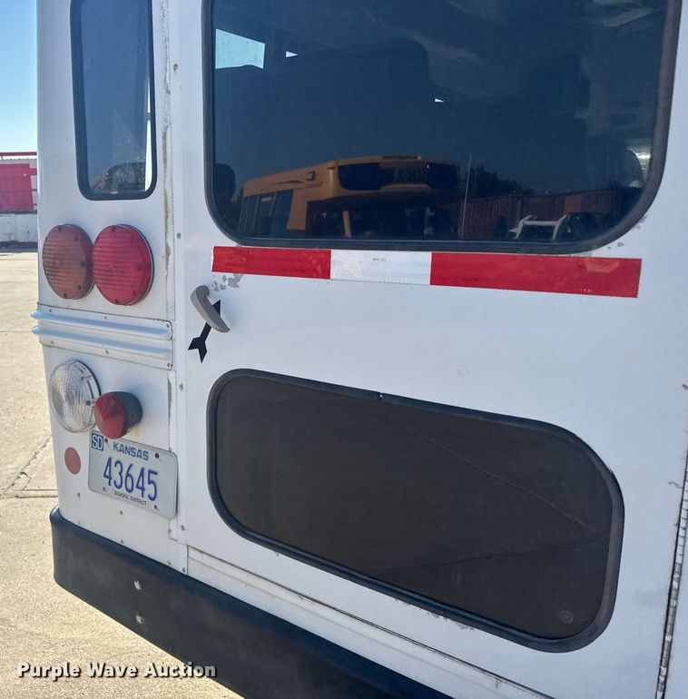 image for item ER2238 2001 Chevrolet Express 3500 school bus