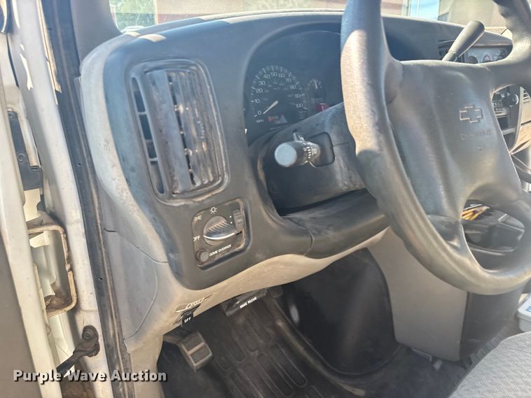 image for item ER2238 2001 Chevrolet Express 3500 school bus