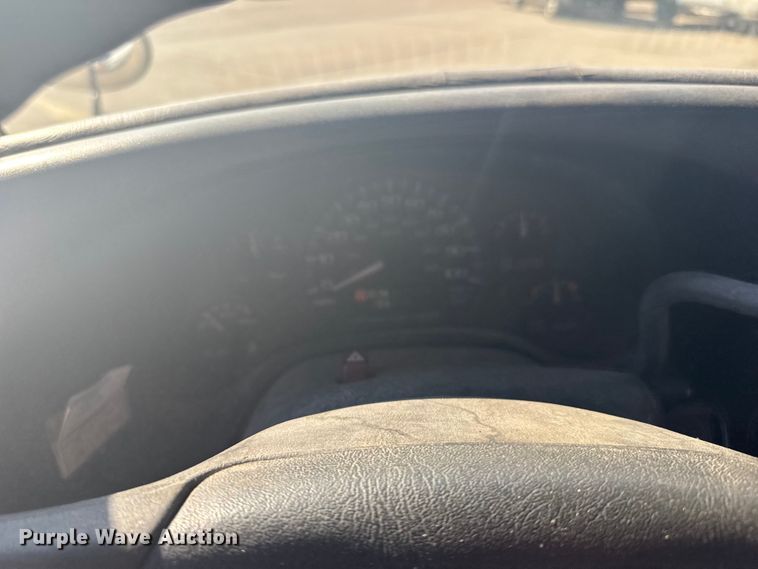 image for item ER2238 2001 Chevrolet Express 3500 school bus