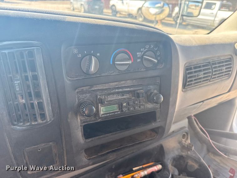 image for item ER2238 2001 Chevrolet Express 3500 school bus