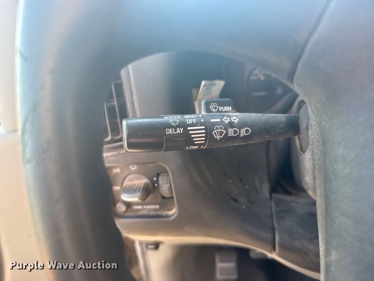 image for item ER2238 2001 Chevrolet Express 3500 school bus