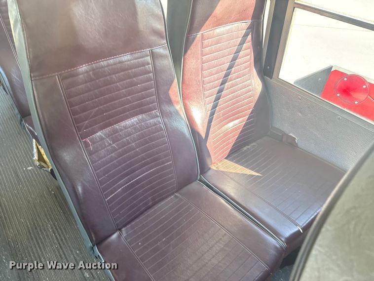 image for item ER2238 2001 Chevrolet Express 3500 school bus