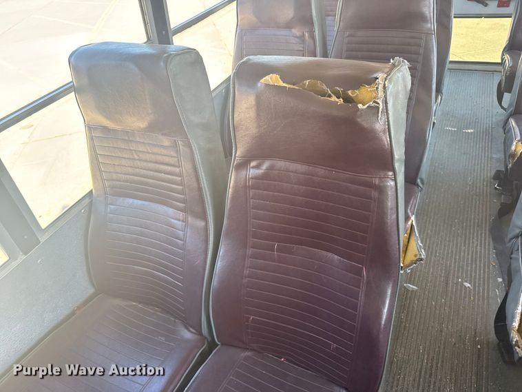 image for item ER2238 2001 Chevrolet Express 3500 school bus