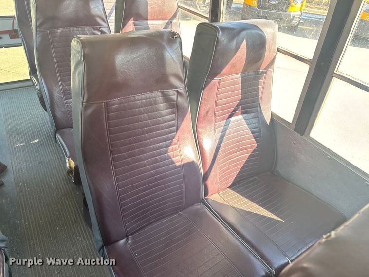 image for item ER2238 2001 Chevrolet Express 3500 school bus