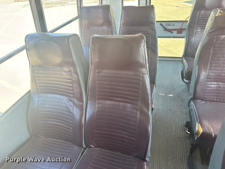 image for item ER2238 2001 Chevrolet Express 3500 school bus