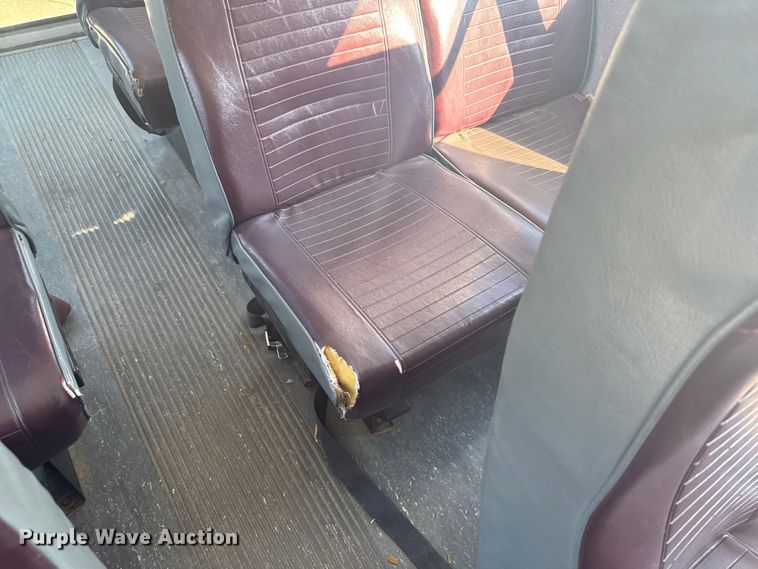 image for item ER2238 2001 Chevrolet Express 3500 school bus