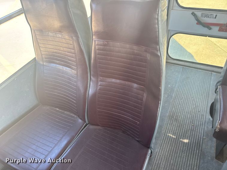 image for item ER2238 2001 Chevrolet Express 3500 school bus