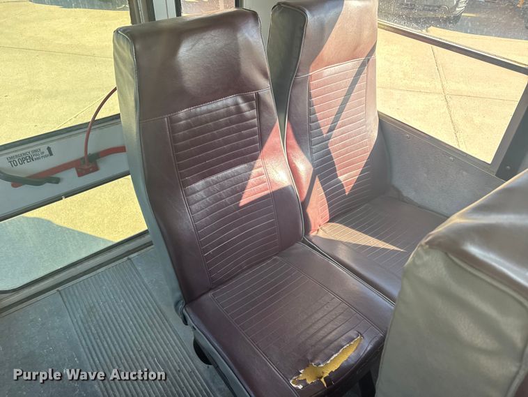 image for item ER2238 2001 Chevrolet Express 3500 school bus