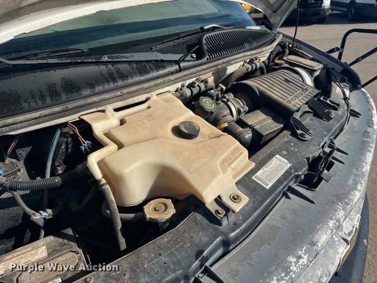 image for item ER2238 2001 Chevrolet Express 3500 school bus