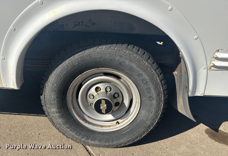 image for item ER2238 2001 Chevrolet Express 3500 school bus