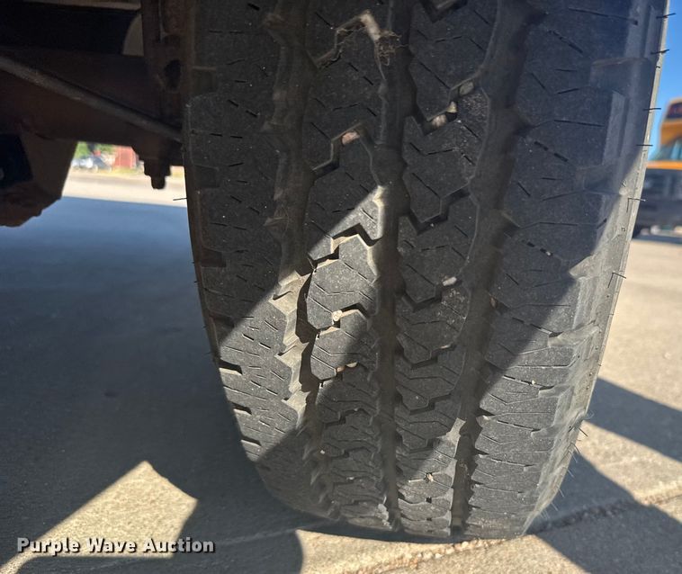 image for item ER2238 2001 Chevrolet Express 3500 school bus