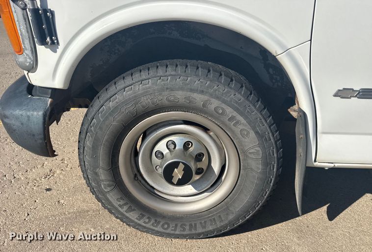 image for item ER2238 2001 Chevrolet Express 3500 school bus