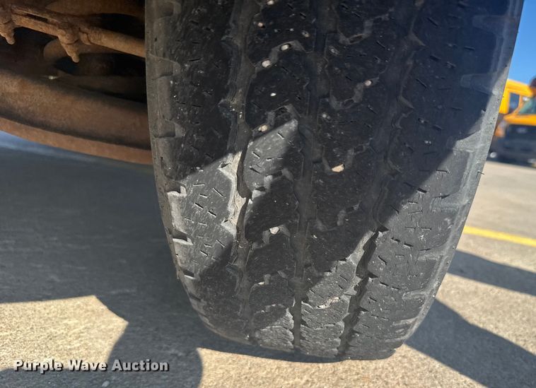 image for item ER2238 2001 Chevrolet Express 3500 school bus