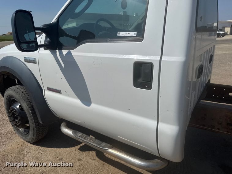 image for item ER2244 2005 Ford F550 truck cab and chassis