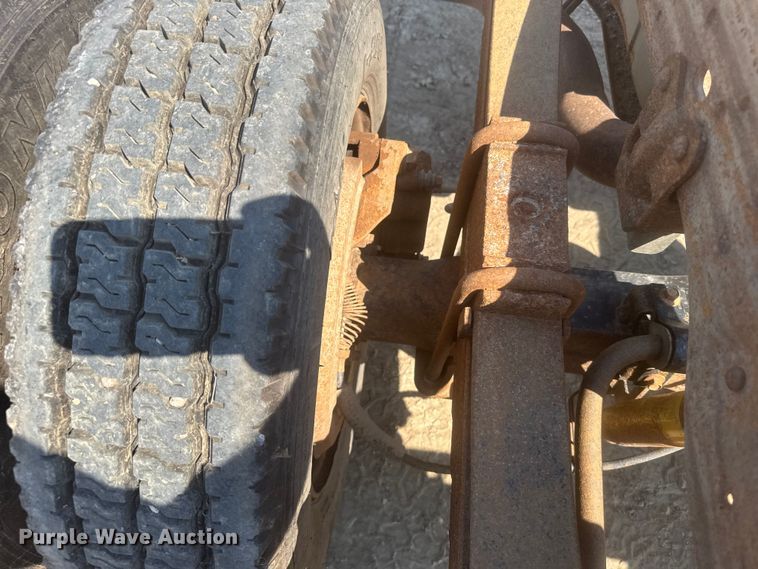 image for item ER2244 2005 Ford F550 truck cab and chassis