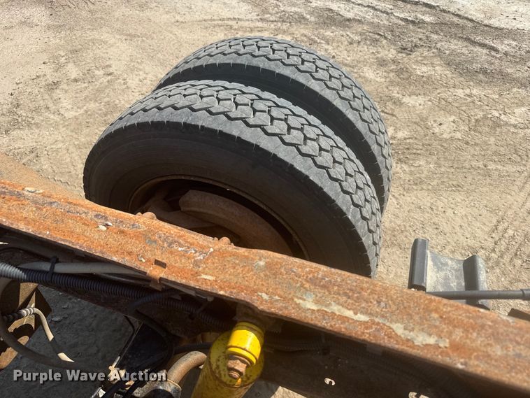 image for item ER2244 2005 Ford F550 truck cab and chassis