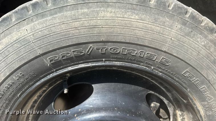 image for item ER2244 2005 Ford F550 truck cab and chassis