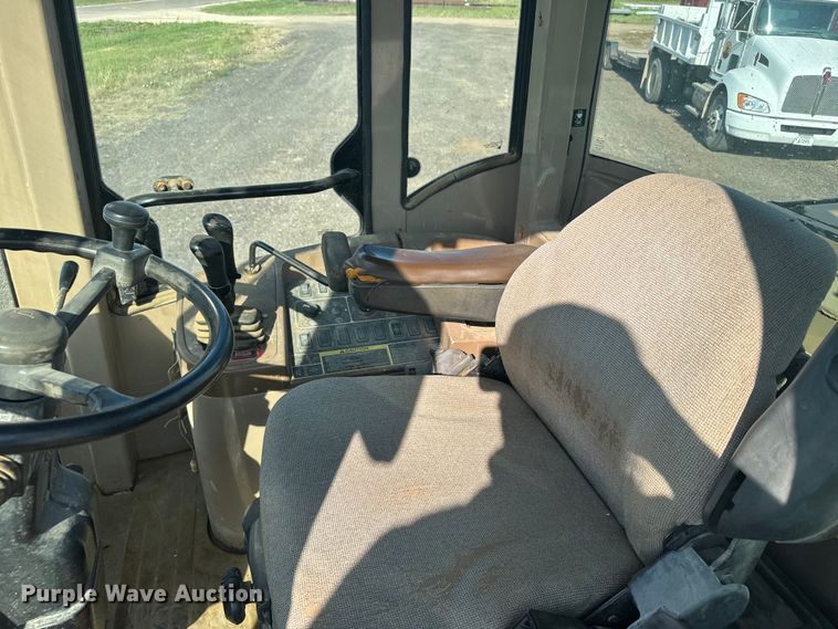 image for item ER2246 2001 John Deere 544H wheel loader