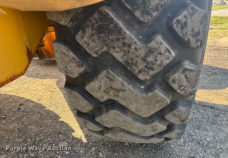 image for item ER2246 2001 John Deere 544H wheel loader