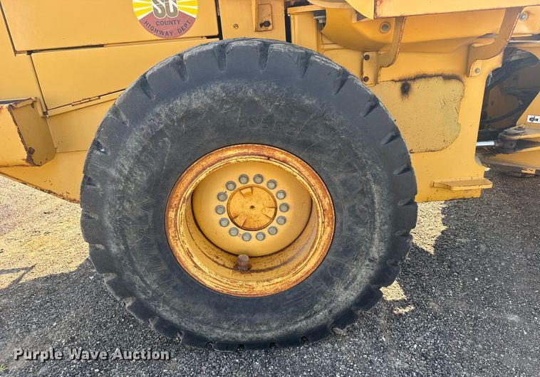 image for item ER2246 2001 John Deere 544H wheel loader