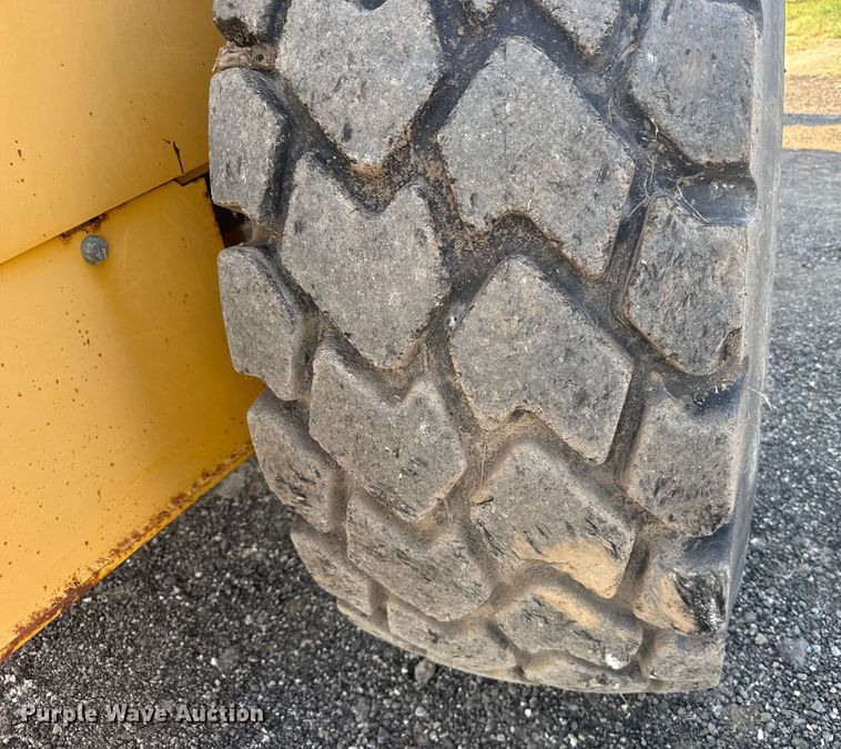 image for item ER2246 2001 John Deere 544H wheel loader