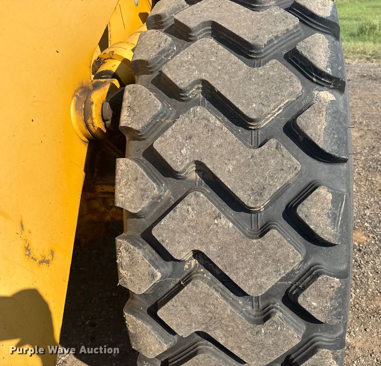 image for item ER2246 2001 John Deere 544H wheel loader