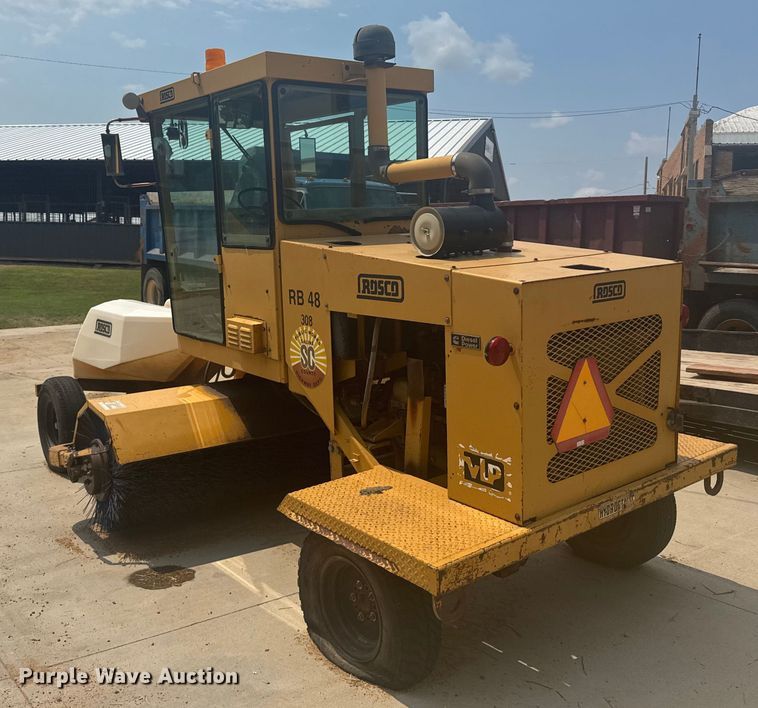 image for item ER2252 1998 Rosco RB-48 broom