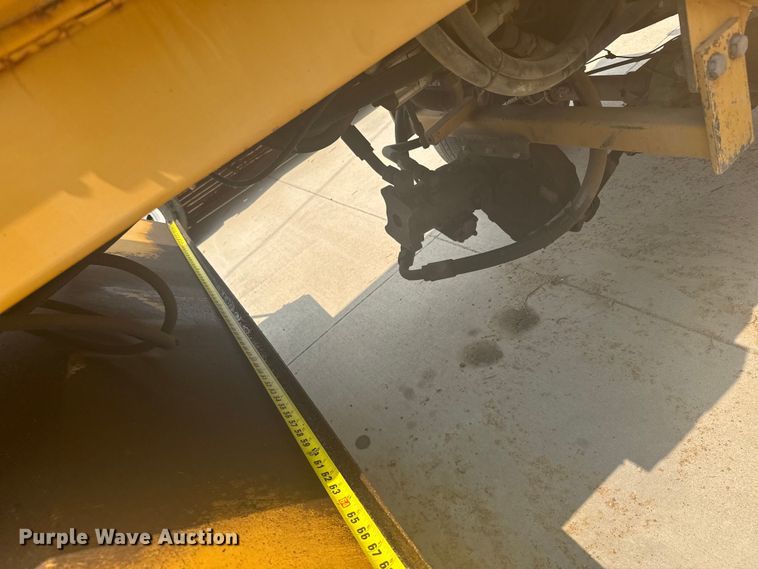 image for item ER2252 1998 Rosco RB-48 broom