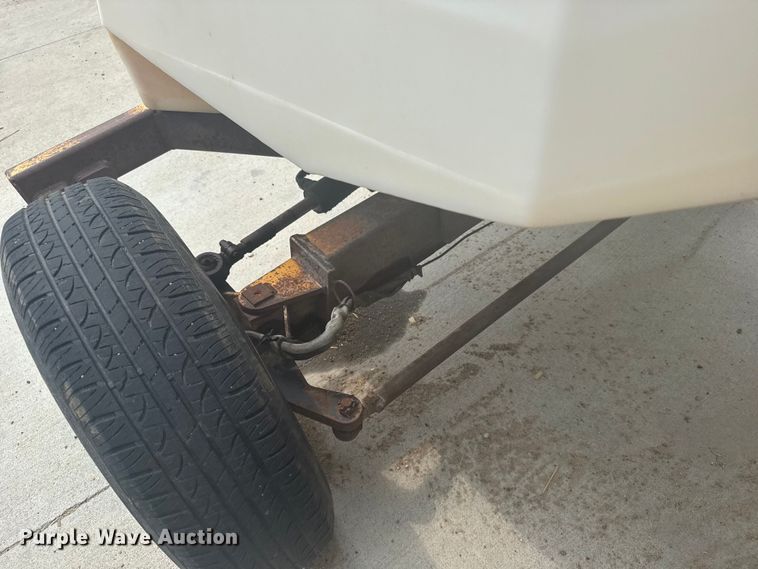 image for item ER2252 1998 Rosco RB-48 broom