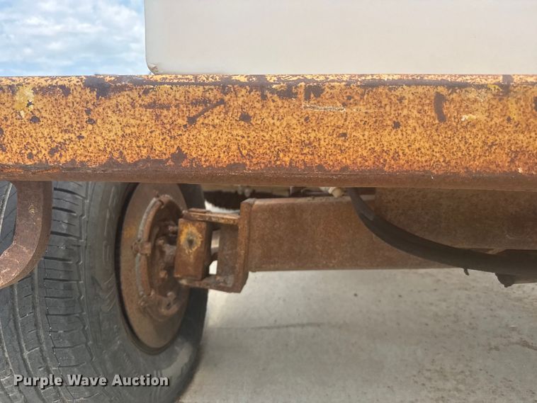 image for item ER2252 1998 Rosco RB-48 broom