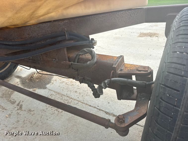 image for item ER2252 1998 Rosco RB-48 broom