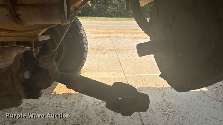 image for item ER2252 1998 Rosco RB-48 broom