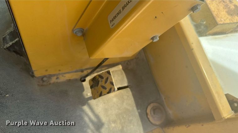 image for item ER2252 1998 Rosco RB-48 broom