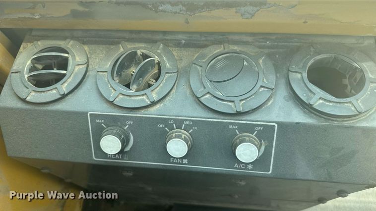 image for item ER2252 1998 Rosco RB-48 broom