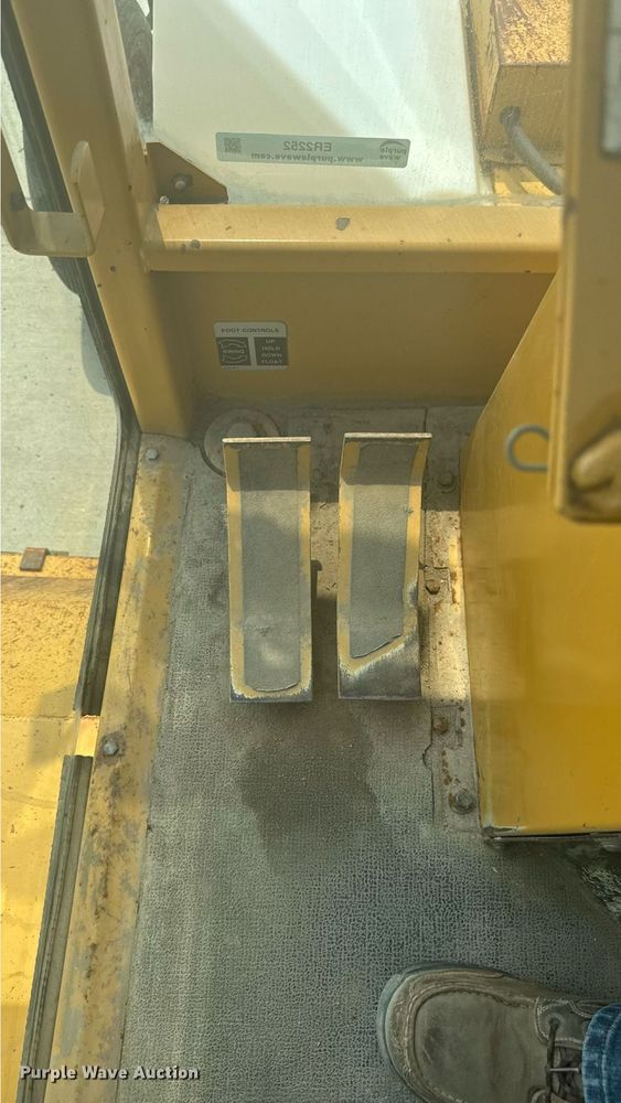 image for item ER2252 1998 Rosco RB-48 broom