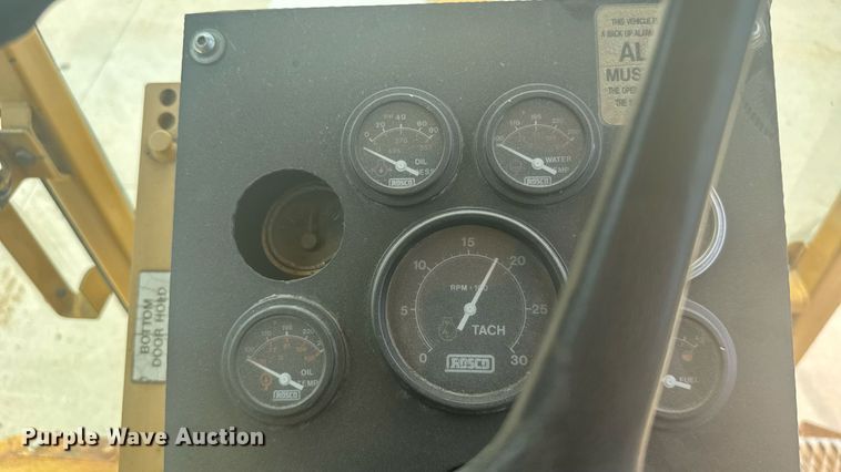 image for item ER2252 1998 Rosco RB-48 broom