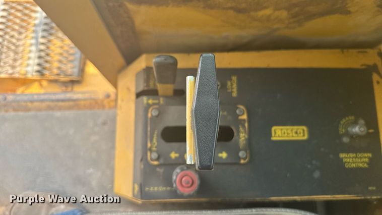 image for item ER2252 1998 Rosco RB-48 broom