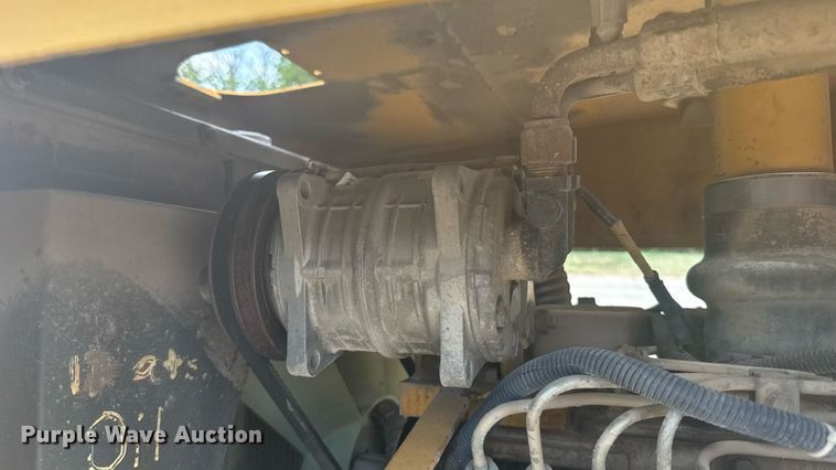 image for item ER2252 1998 Rosco RB-48 broom