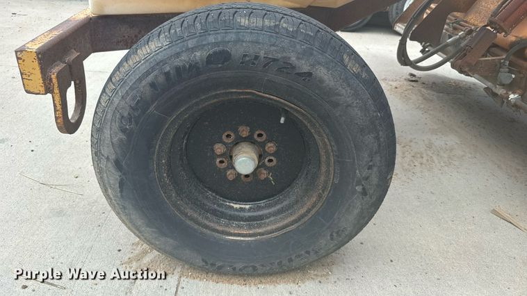 image for item ER2252 1998 Rosco RB-48 broom