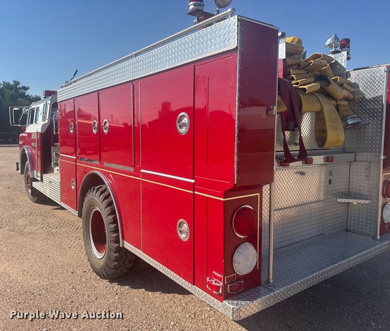 image for item ER2253 1979 Ford F900 pumper fire truck