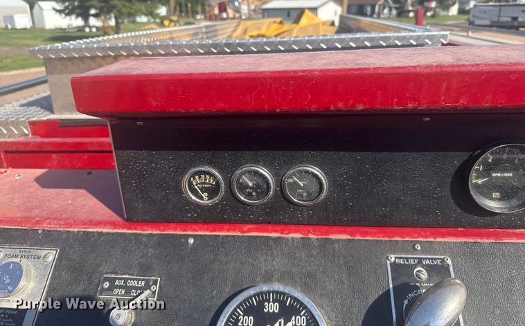 image for item ER2253 1979 Ford F900 pumper fire truck