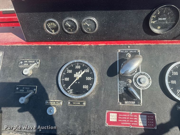 image for item ER2253 1979 Ford F900 pumper fire truck