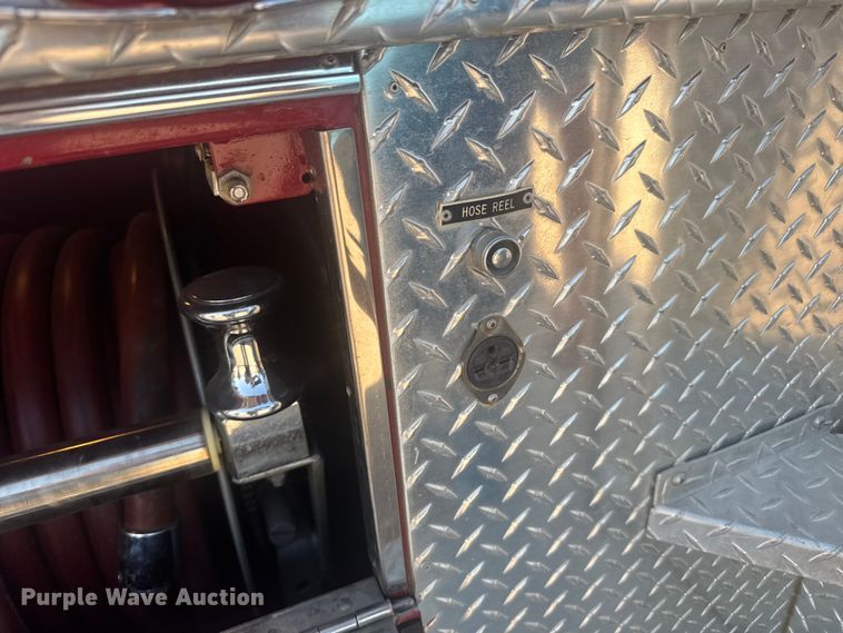 image for item ER2253 1979 Ford F900 pumper fire truck