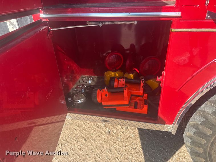 image for item ER2253 1979 Ford F900 pumper fire truck