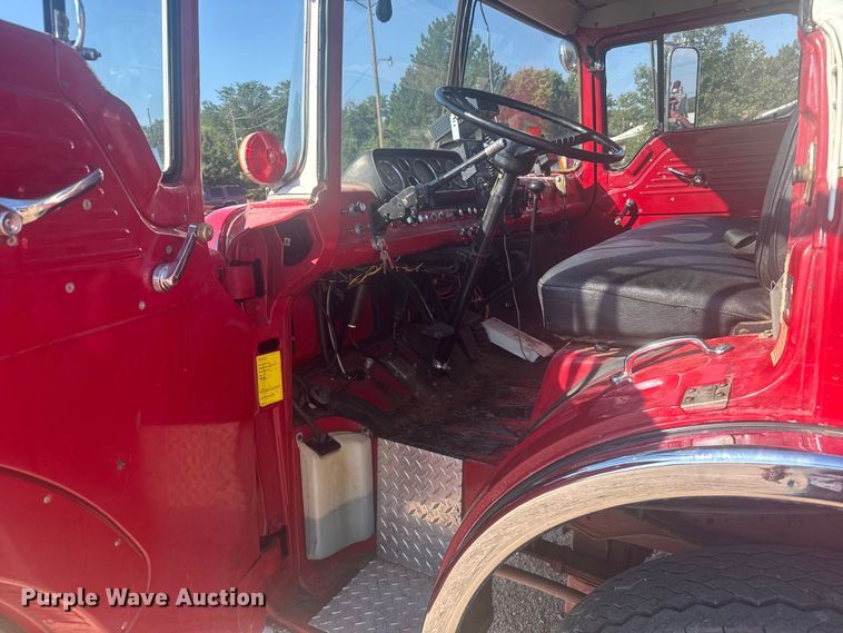 image for item ER2253 1979 Ford F900 pumper fire truck