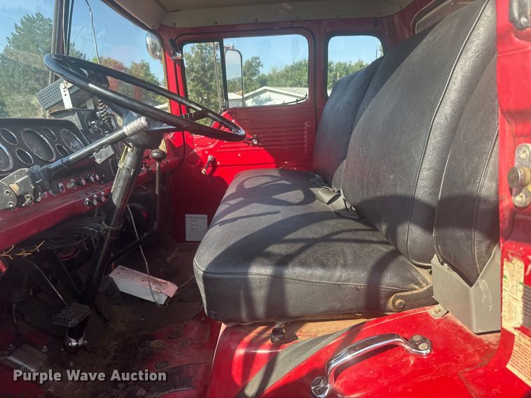 image for item ER2253 1979 Ford F900 pumper fire truck